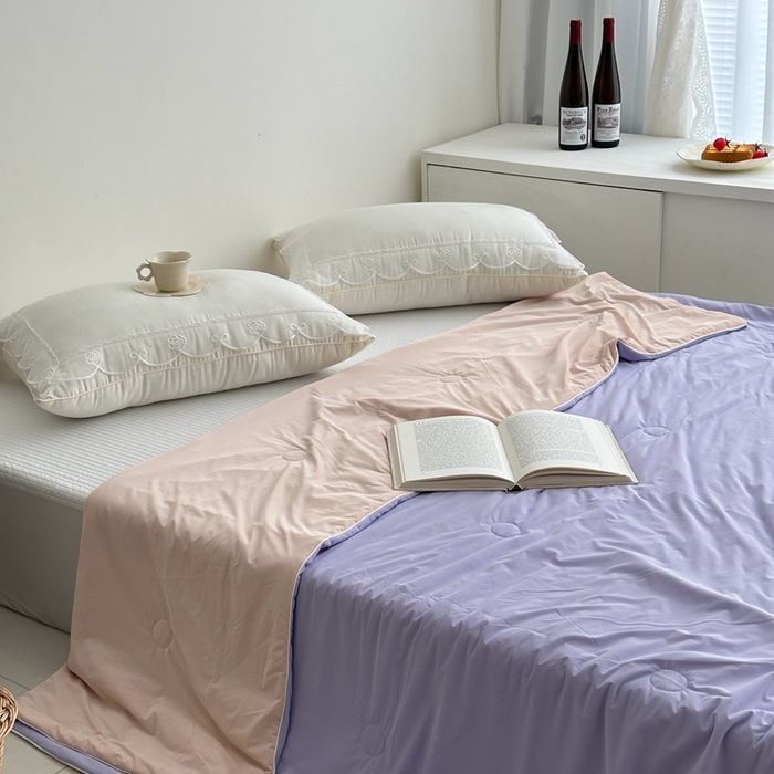 91家纺网 家纺一手货源 找家纺 佰织鑫家居 2025新款科技凉感小冰芯冰皮锦氨凉感丝夏被空调被 双拼紫粉