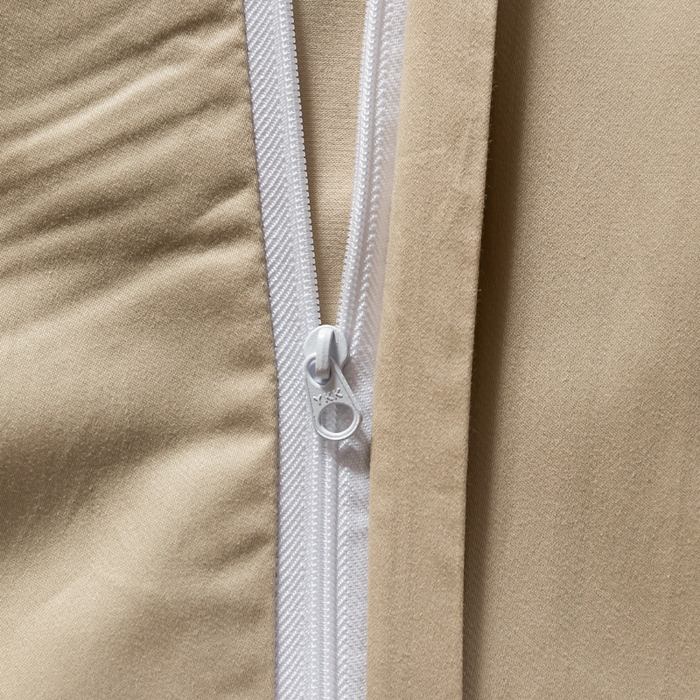 91家纺网 家纺一手货源 找家纺 泰迪爱兰Teddy 2025新款100支（50支）全棉贡缎字母绣花四件套 象牙白+柔和绿