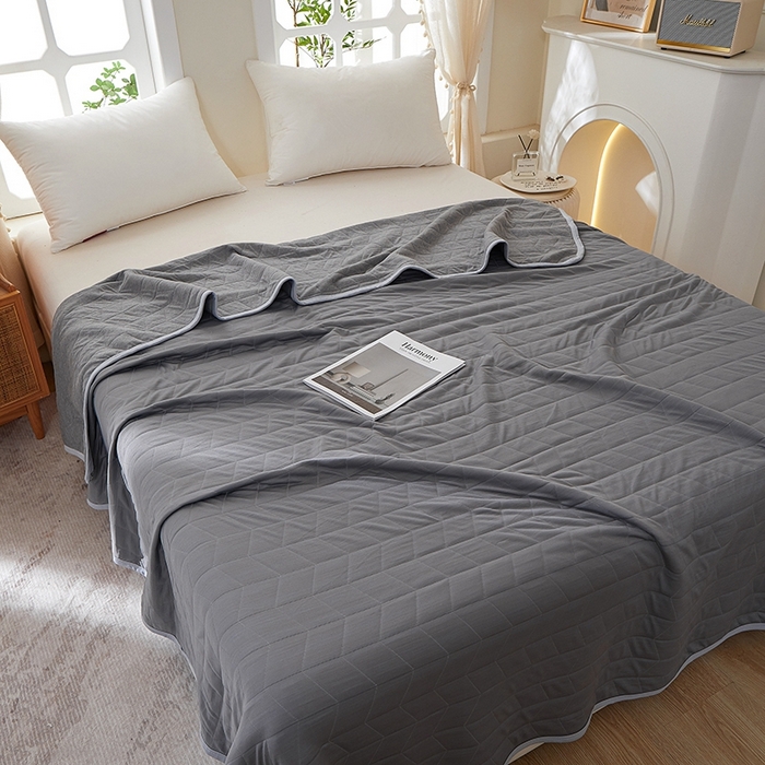 91家纺网 家纺一手货源 找家纺 梦斋家纺 2025新款纯色针织夏被被子被芯 浅灰