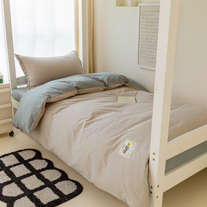 91家纺网 家纺一手货源 找家纺 贝兰仙奴 2025新款13372全棉印花简约学生三件套 卡其