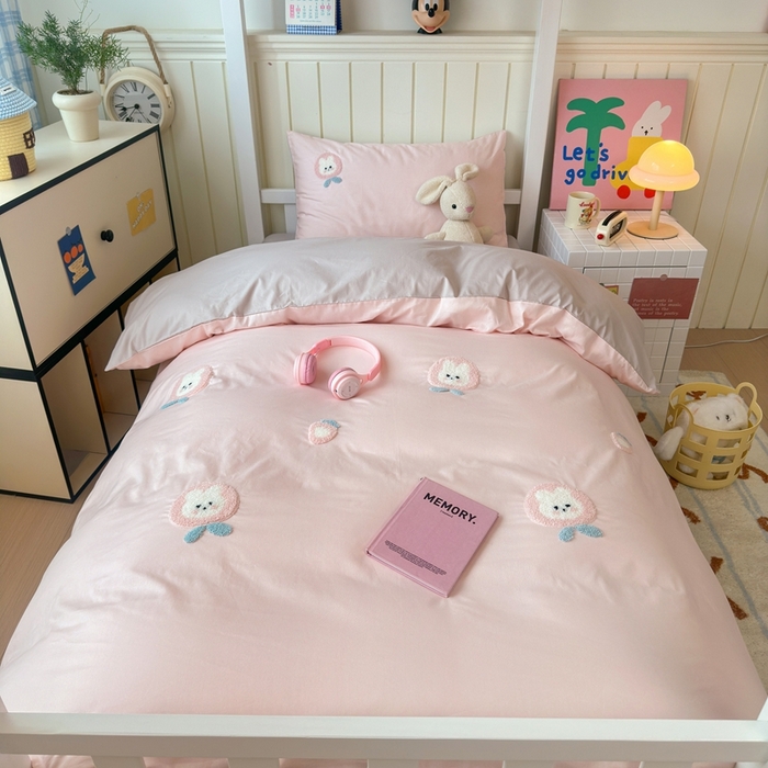 91家纺网 家纺一手货源 找家纺 锦觅 2025新款学生季全棉纯棉毛巾绣三件套奶油小清新刺绣四件套（全文件大图以及买家秀） 草莓兔兔