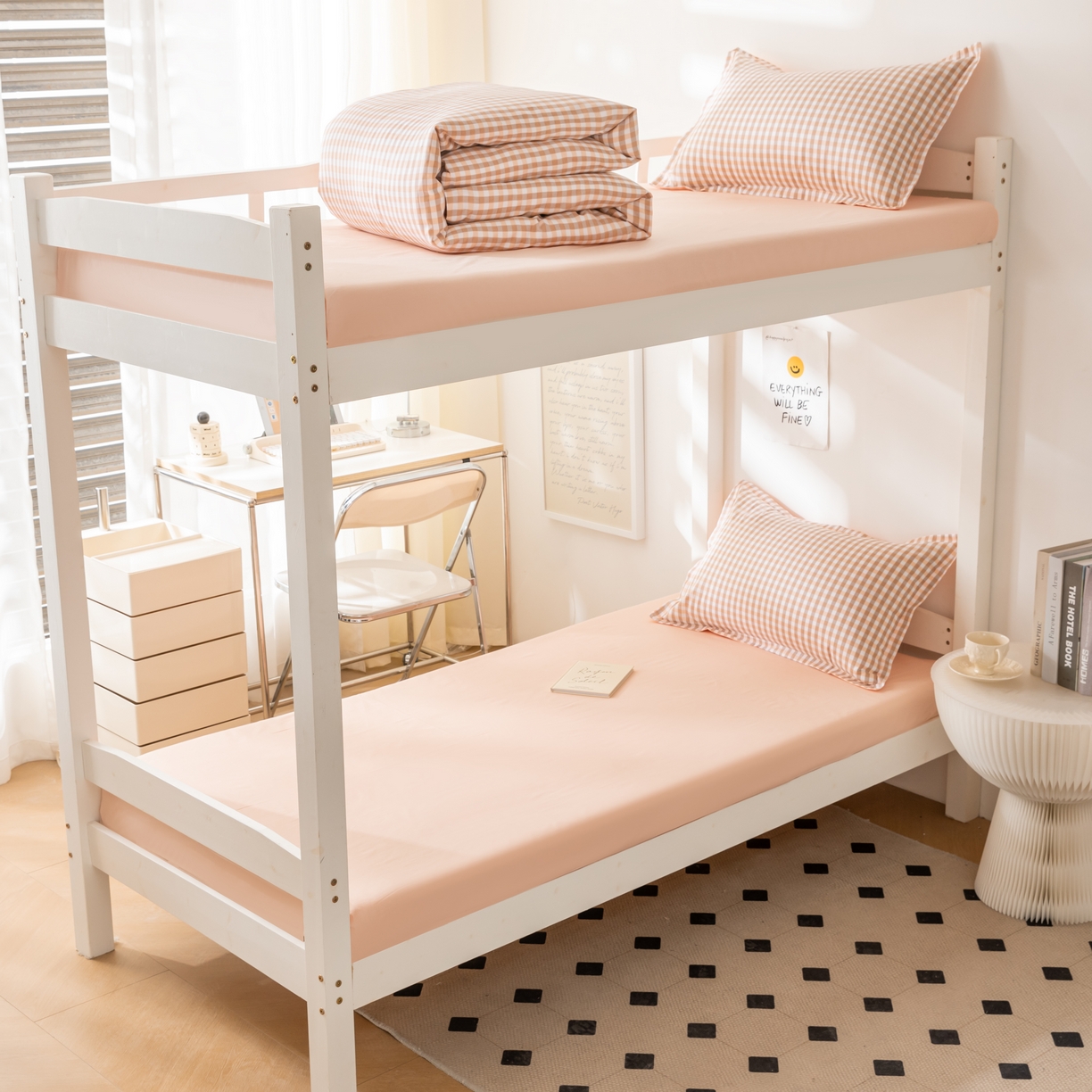 91家纺网 家纺一手货源 找家纺 贝兰仙奴 2025新款13372全棉印花简约学生三件套 粉小格