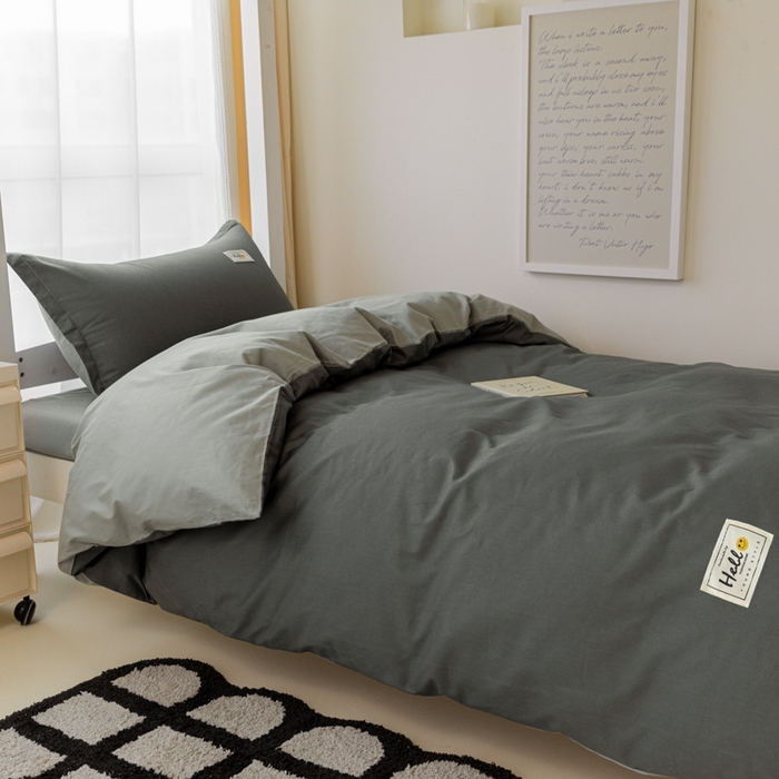 91家纺网 家纺一手货源 找家纺 贝兰仙奴 2025新款13372全棉印花简约学生三件套 深灰