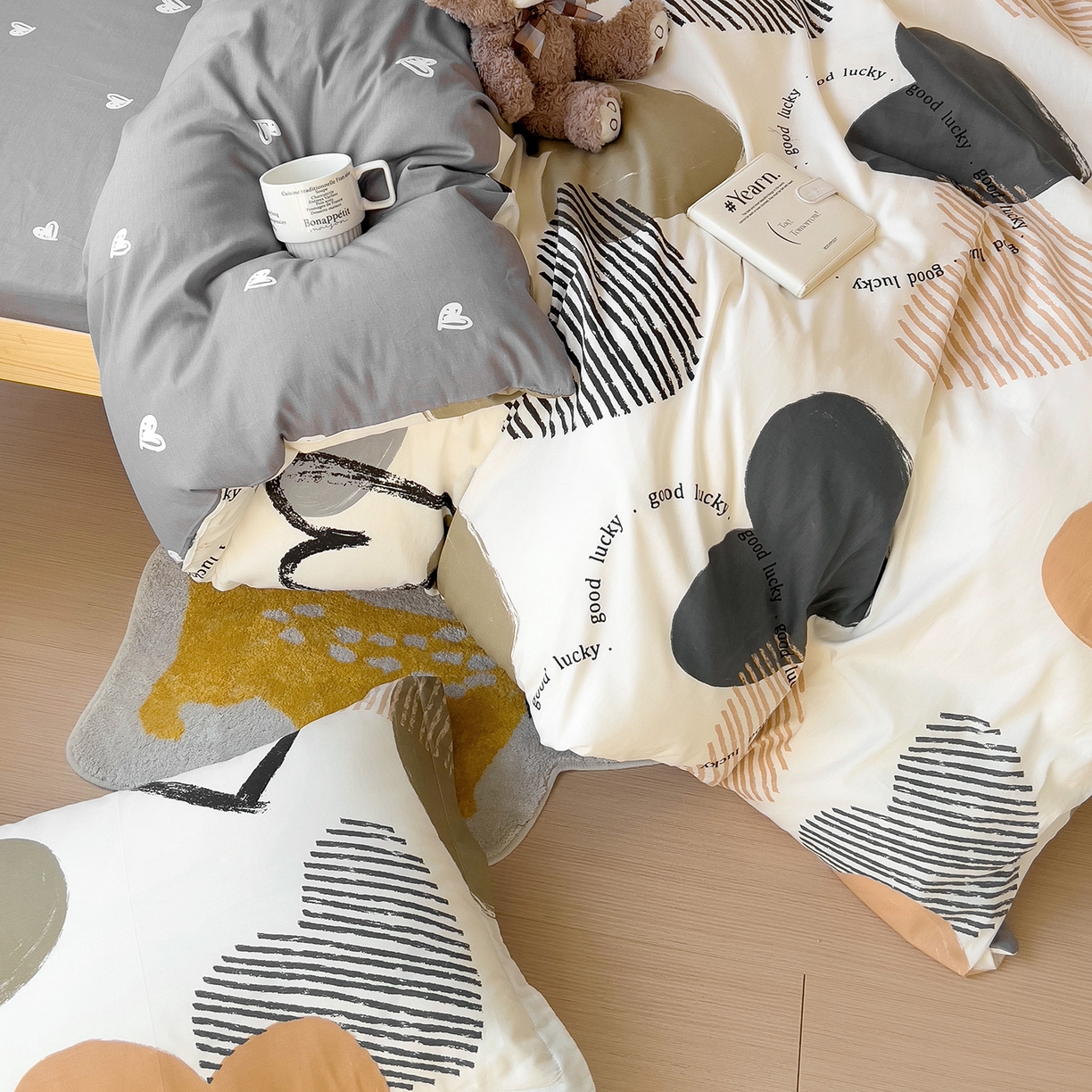 91家纺网 家纺一手货源 找家纺 依庭 2025新款全棉印花学生三件套宿舍三件套全棉三件套纯棉三件套 卡布奇诺