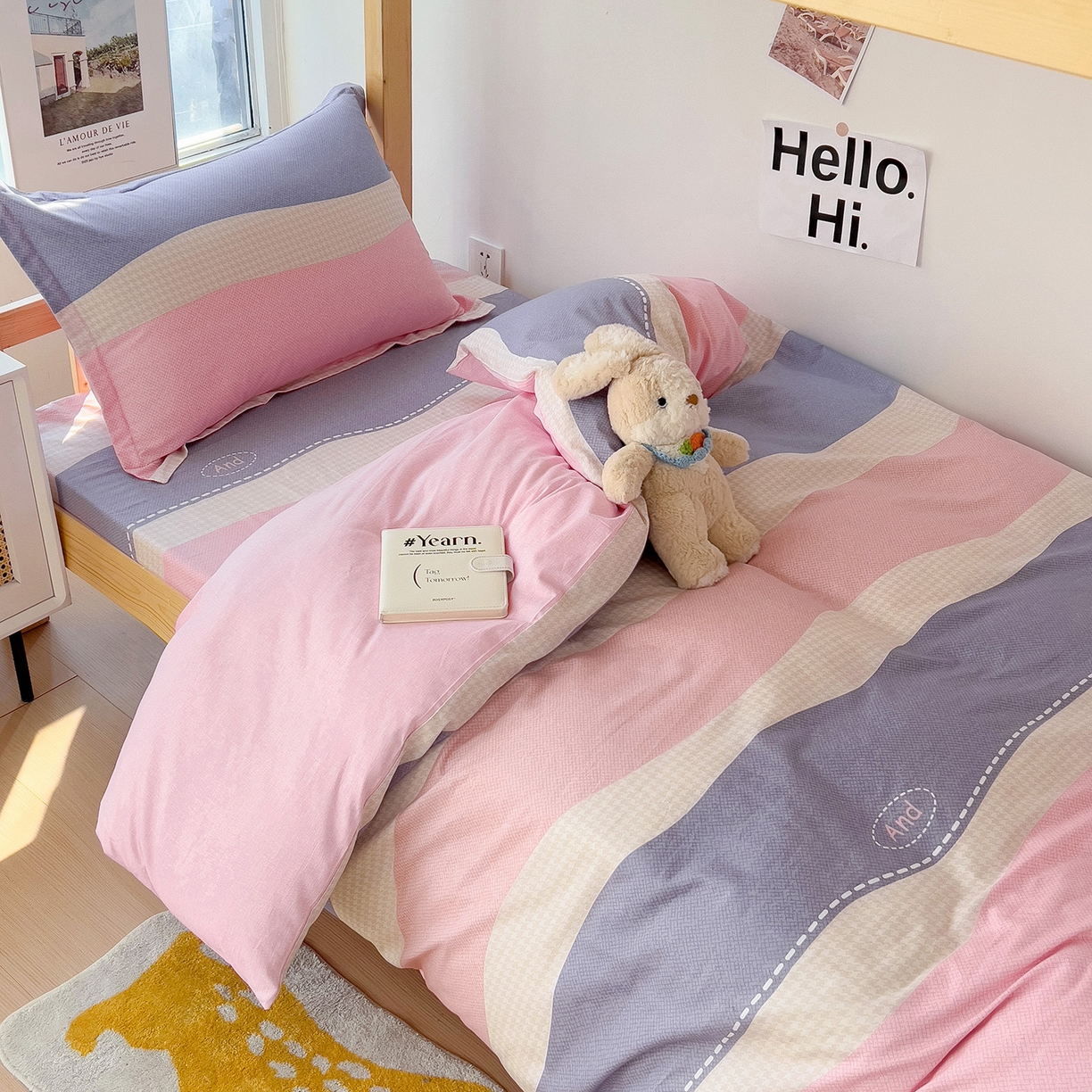 91家纺网 家纺一手货源 找家纺 依庭 2025新款全棉印花学生三件套宿舍三件套全棉三件套纯棉三件套 莫妮卡