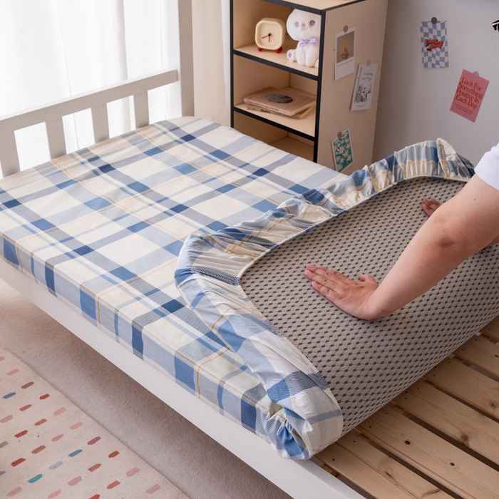 91家纺网 家纺一手货源 找家纺 凌云家纺 2025新款13372全棉学生床笠款三件套 上下铺六件套一整套 春日来信