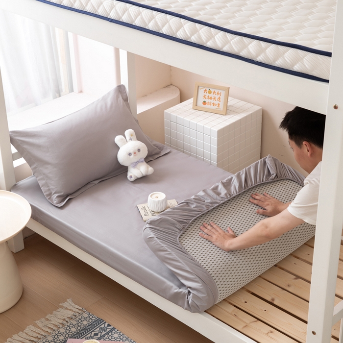 91家纺网 家纺一手货源 找家纺 凌云家纺 2025新款13372全棉学生床笠款三件套 上下铺六件套一整套 简约灰