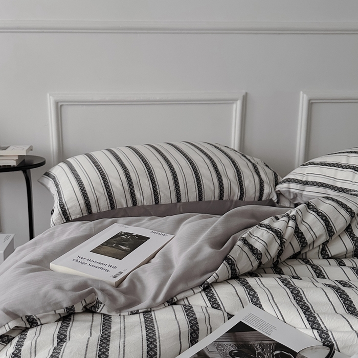 91家纺网 家纺一手货源 找家纺 柚可2025新款全棉提花四件套-布尔乔亚（第二组） 布尔乔亚（枕套提花+灰色）