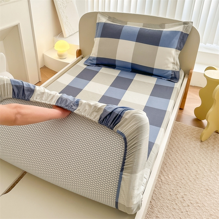 91家纺网 家纺一手货源 找家纺 凌云家纺 2025新款13372全棉学生床笠款三件套 上下铺六件套一整套 蓝大格