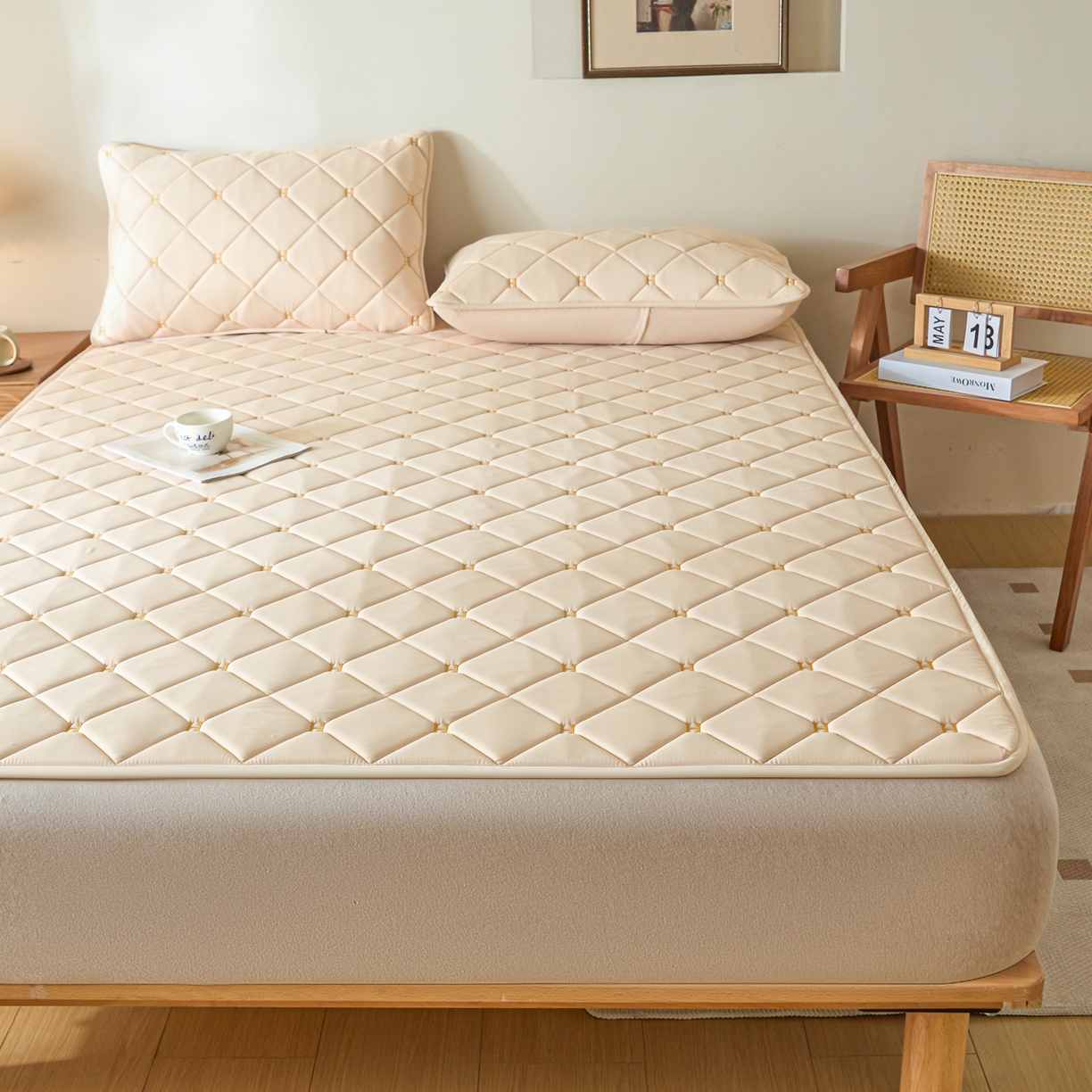 91家纺网 家纺一手货源 找家纺 芬晴家纺 2025新款A类亲肤刺绣系列成人床垫-派格 派格-卡其