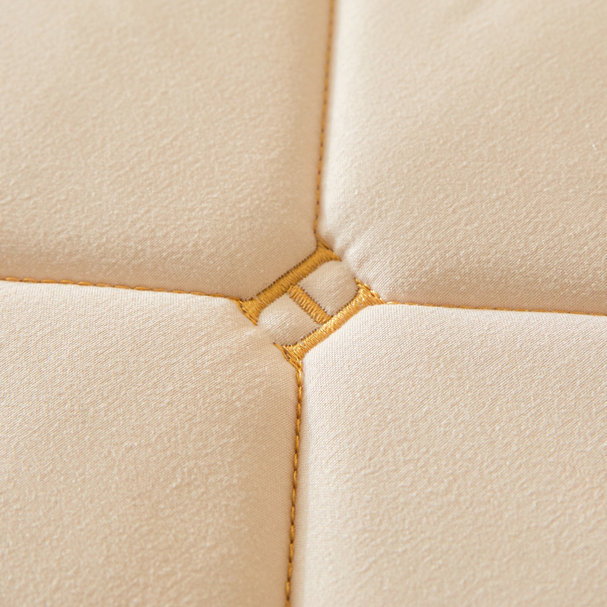 91家纺网 家纺一手货源 找家纺 芬晴家纺 2025新款A类亲肤刺绣系列成人床垫-派格 派格-卡其