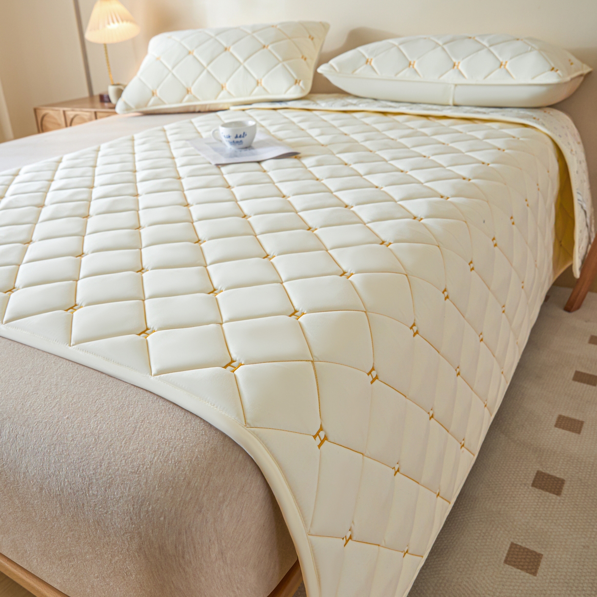 91家纺网 家纺一手货源 找家纺 芬晴家纺 2025新款A类亲肤刺绣系列成人床垫-派格 派格-米白