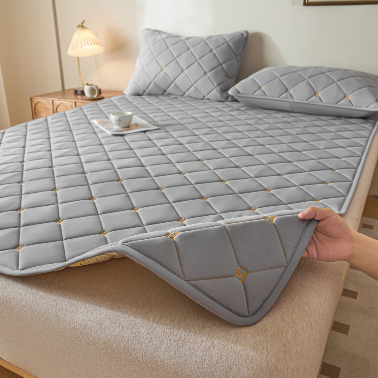 91家纺网 家纺一手货源 找家纺 芬晴家纺 2025新款A类亲肤刺绣系列成人床垫-派格 派格-星灰