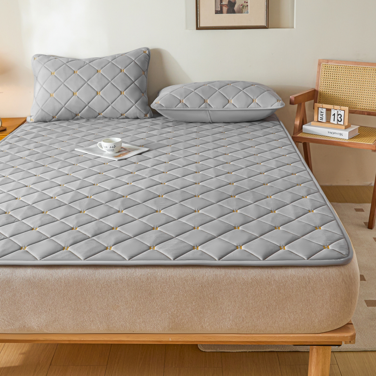 91家纺网 家纺一手货源 找家纺 芬晴家纺 2025新款A类亲肤刺绣系列成人床垫-派格 派格-星灰