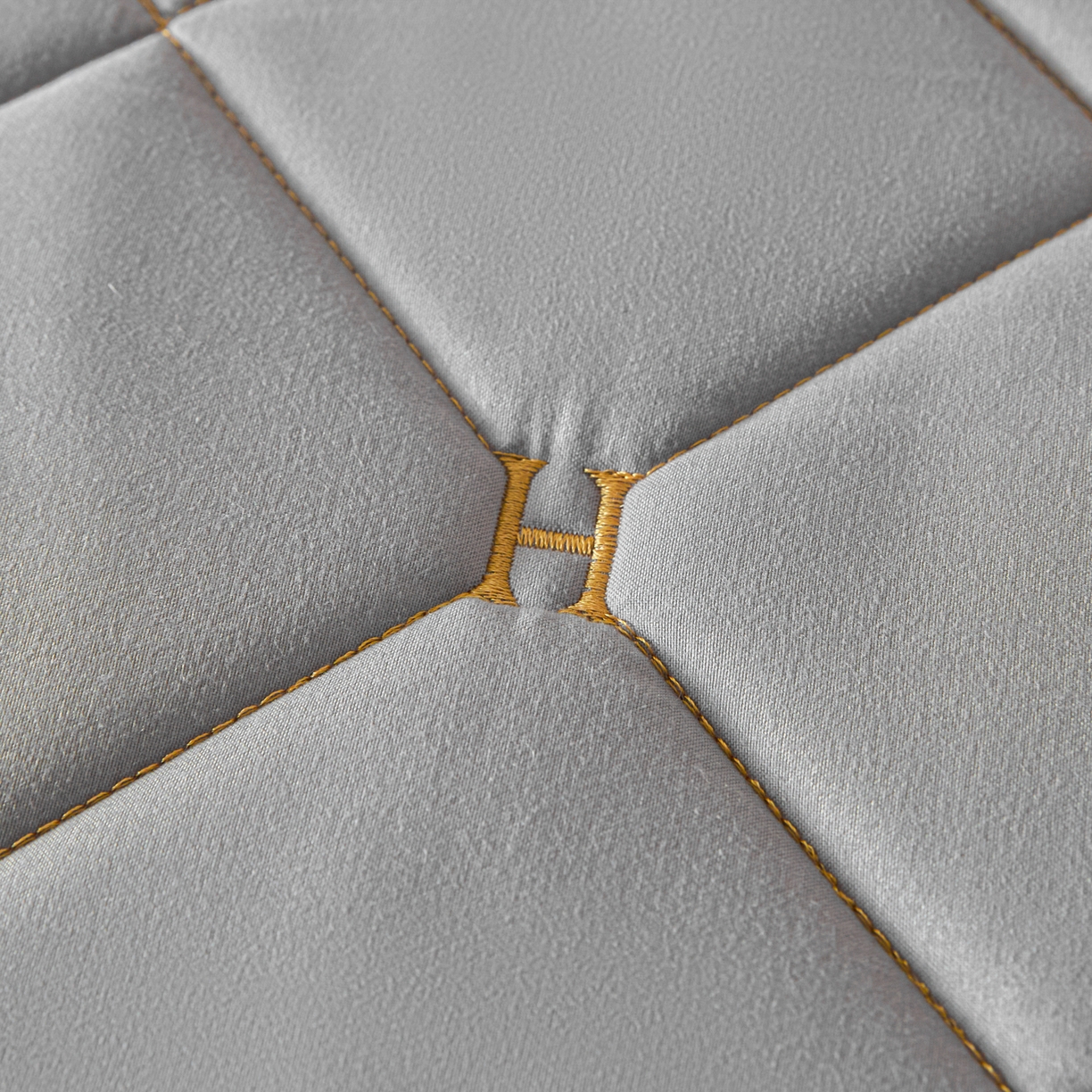 91家纺网 家纺一手货源 找家纺 芬晴家纺 2025新款A类亲肤刺绣系列成人床垫-派格 派格-星灰