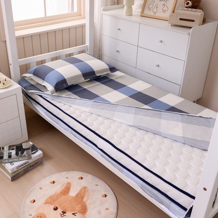 91家纺网 家纺一手货源 找家纺 凌云家纺 2025春夏新款13372全棉纯棉学生床套款三件套上下铺宿舍六件套一整套 蓝大格蓝