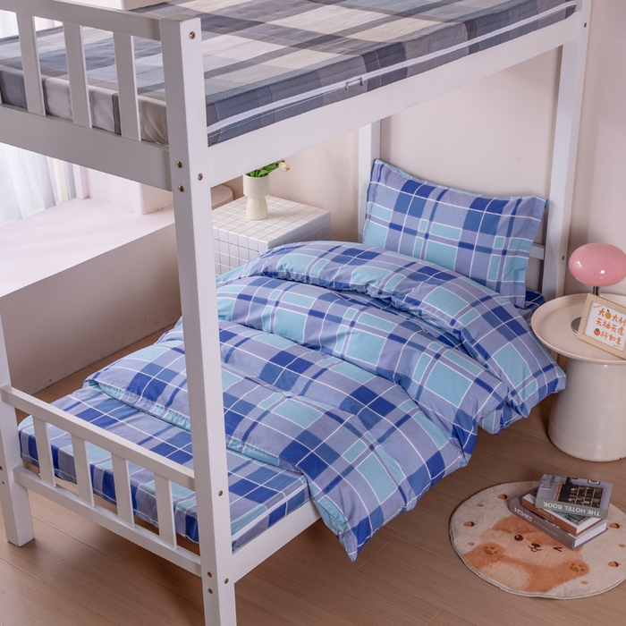 91家纺网 家纺一手货源 找家纺 凌云家纺 2025春夏新款13372全棉纯棉学生床套款三件套上下铺宿舍六件套一整套 蓝绿格