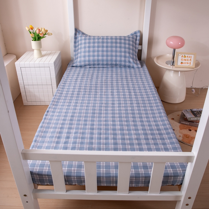 91家纺网 家纺一手货源 找家纺 凌云家纺 2025春夏新款13372全棉纯棉学生床套款三件套上下铺宿舍六件套一整套 麦田蓝