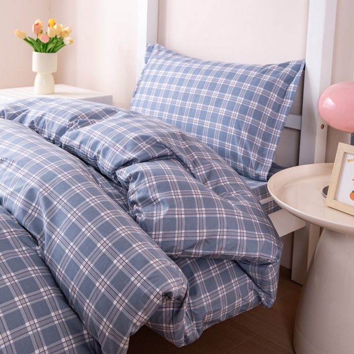 91家纺网 家纺一手货源 找家纺 凌云家纺 2025春夏新款13372全棉纯棉学生床套款三件套上下铺宿舍六件套一整套 麦田蓝