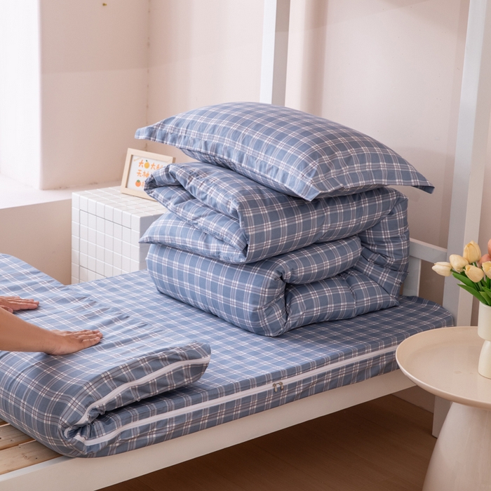 91家纺网 家纺一手货源 找家纺 凌云家纺 2025春夏新款13372全棉纯棉学生床套款三件套上下铺宿舍六件套一整套 麦田蓝