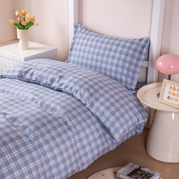 91家纺网 家纺一手货源 找家纺 凌云家纺 2025春夏新款13372全棉纯棉学生床套款三件套上下铺宿舍六件套一整套 麦田蓝