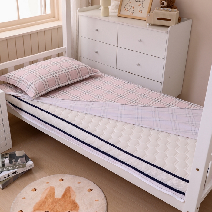 91家纺网 家纺一手货源 找家纺 凌云家纺 2025春夏新款13372全棉纯棉学生床套款三件套上下铺宿舍六件套一整套 绮梦粉