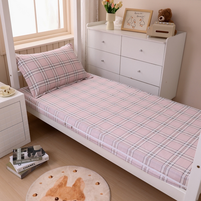 91家纺网 家纺一手货源 找家纺 凌云家纺 2025春夏新款13372全棉纯棉学生床套款三件套上下铺宿舍六件套一整套 绮梦粉