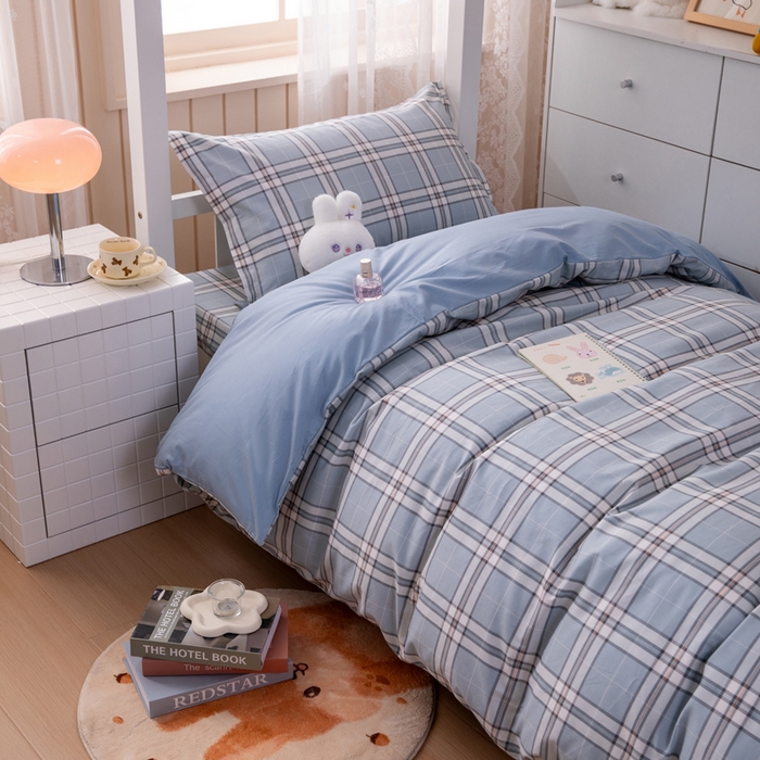 91家纺网 家纺一手货源 找家纺 凌云家纺 2025春夏新款13372全棉纯棉学生床套款三件套上下铺宿舍六件套一整套 绮梦蓝