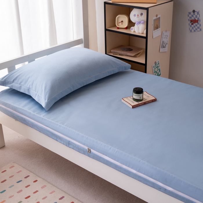 91家纺网 家纺一手货源 找家纺 凌云家纺 2025春夏新款13372全棉纯棉学生床套款三件套上下铺宿舍六件套一整套 星空蓝