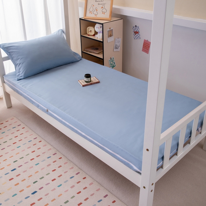 91家纺网 家纺一手货源 找家纺 凌云家纺 2025春夏新款13372全棉纯棉学生床套款三件套上下铺宿舍六件套一整套 星空蓝