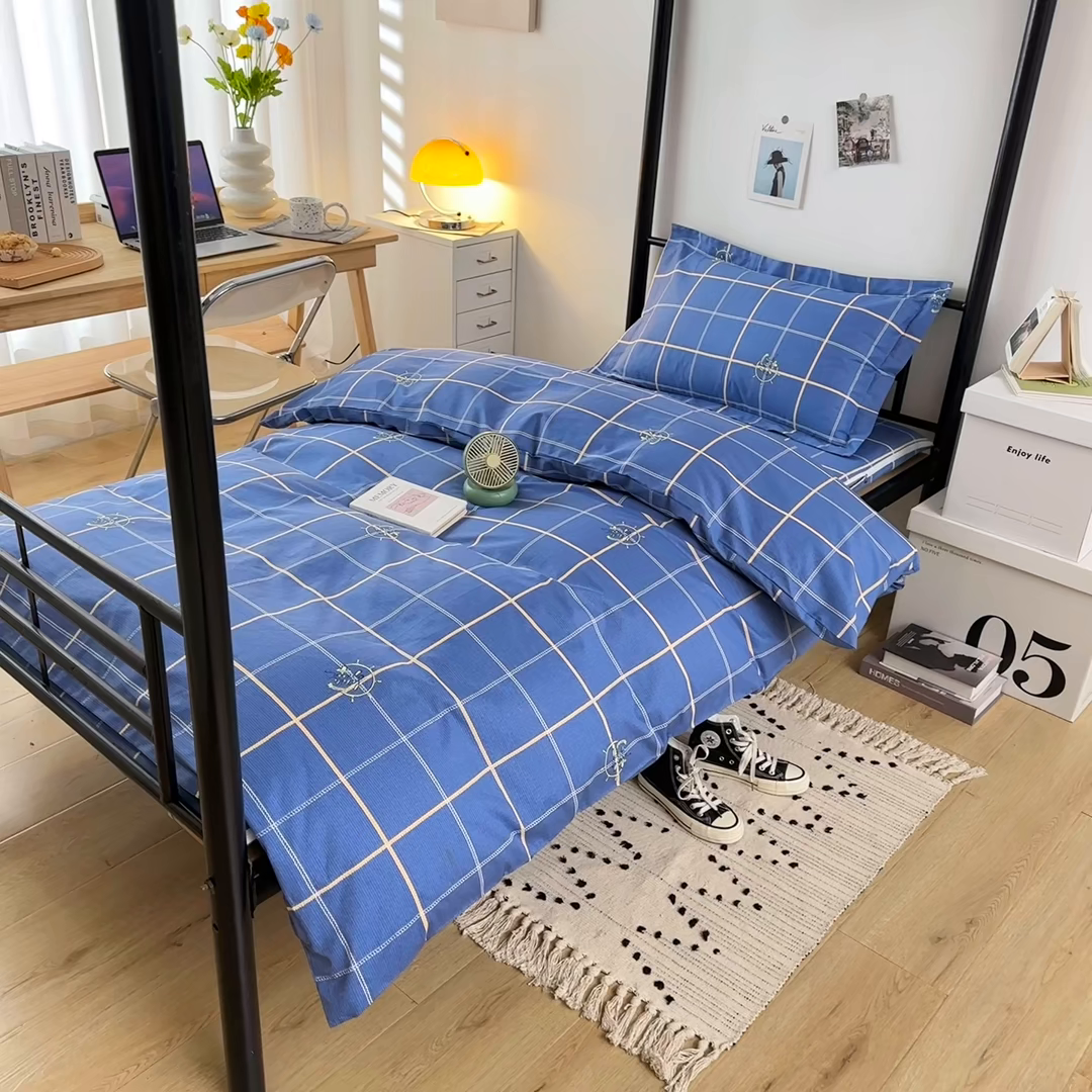 91家纺网 家纺一手货源 找家纺 凌云家纺 2025春夏新款13372全棉纯棉学生床套款三件套上下铺宿舍六件套一整套 似水流年