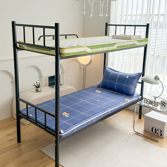 91家纺网 家纺一手货源 找家纺 凌云家纺 2025春夏新款13372全棉纯棉学生床套款三件套上下铺宿舍六件套一整套 心有灵犀