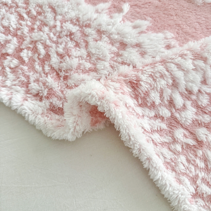 91家纺网 家纺一手货源 找家纺 （总）丹本家纺 2025新款ins风条纹毛毯提升格调好物清新条纹风毛毯跨境电商阳离子提花简约时尚毯毛毯毯子