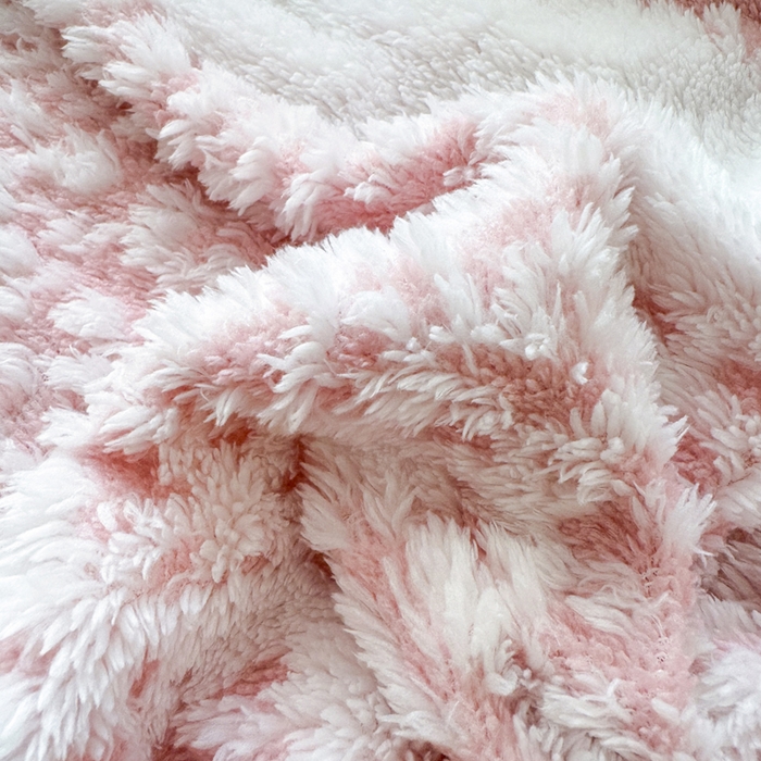 91家纺网 家纺一手货源 找家纺 丹本家纺 2025新款ins风条纹毛毯提升格调好物清新条纹风毛毯跨境电商阳离子提花简约时尚毯毛毯毯子 粉