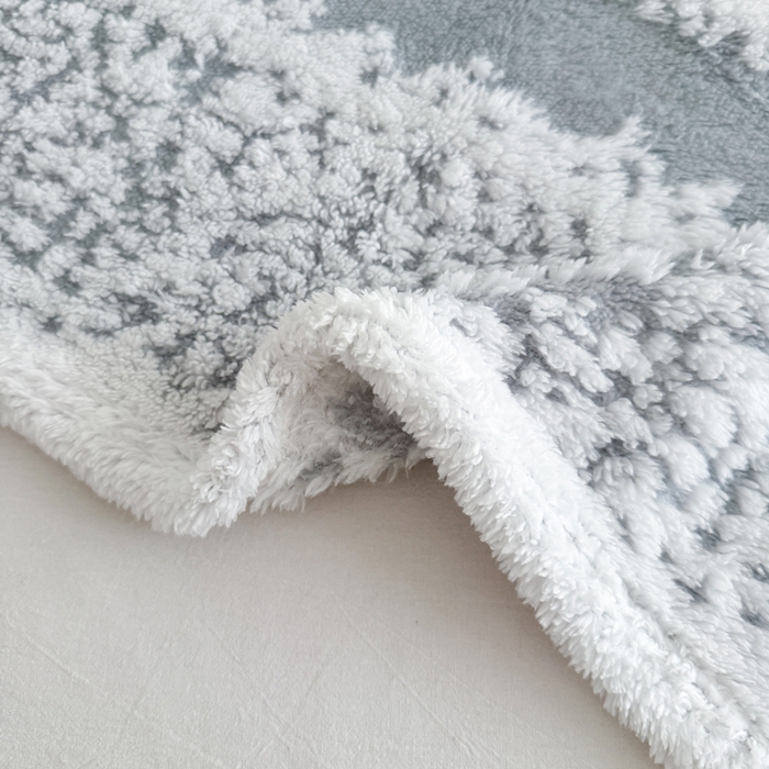 91家纺网 家纺一手货源 找家纺 丹本家纺 2025新款ins风条纹毛毯提升格调好物清新条纹风毛毯跨境电商阳离子提花简约时尚毯毛毯毯子 灰