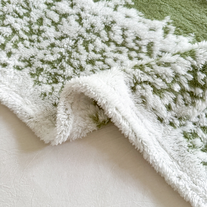 91家纺网 家纺一手货源 找家纺 丹本家纺 2025新款ins风条纹毛毯提升格调好物清新条纹风毛毯跨境电商阳离子提花简约时尚毯毛毯毯子 绿