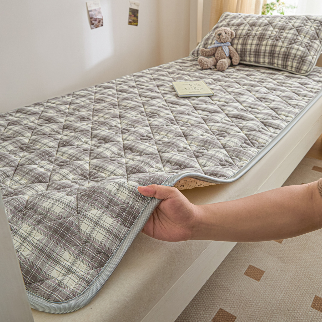 91家纺网 家纺一手货源 找家纺 （总）芬晴家纺 2025新款A类大豆格子床垫-学生床