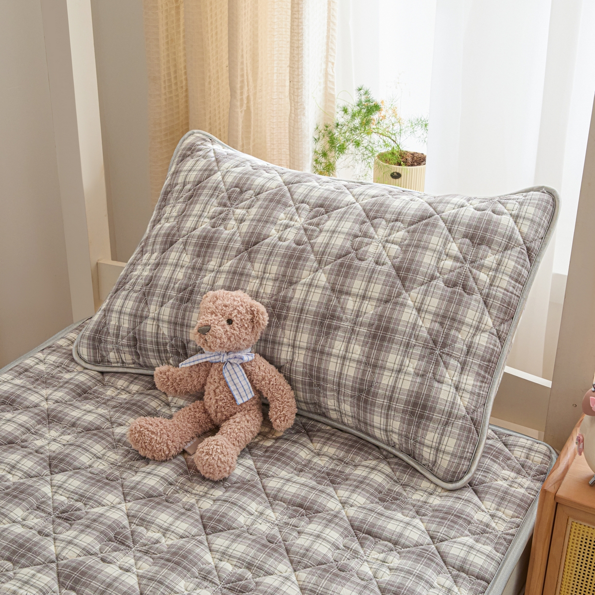 91家纺网 家纺一手货源 找家纺 （总）芬晴家纺 2025新款A类大豆格子床垫-学生床