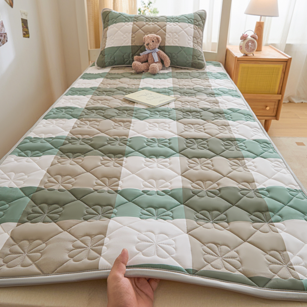 91家纺网 家纺一手货源 找家纺 （总）芬晴家纺 2025新款A类大豆格子床垫-学生床