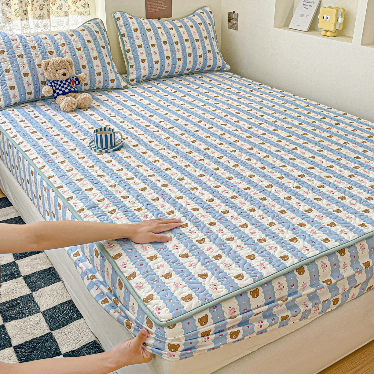 91家纺网 家纺一手货源 找家纺 纽缦家纺 2025春夏新款夹棉床笠单床笠 小熊拉钩蓝