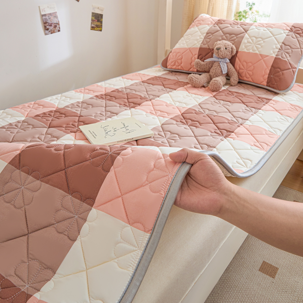 91家纺网 家纺一手货源 找家纺 芬晴家纺 2025新款A类大豆格子床垫-学生床 橙大格