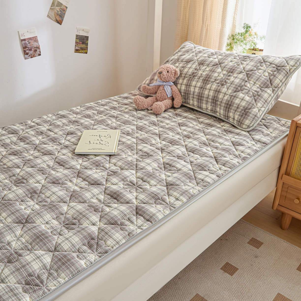 91家纺网 家纺一手货源 找家纺 芬晴家纺 2025新款A类大豆格子床垫-学生床 柏林
