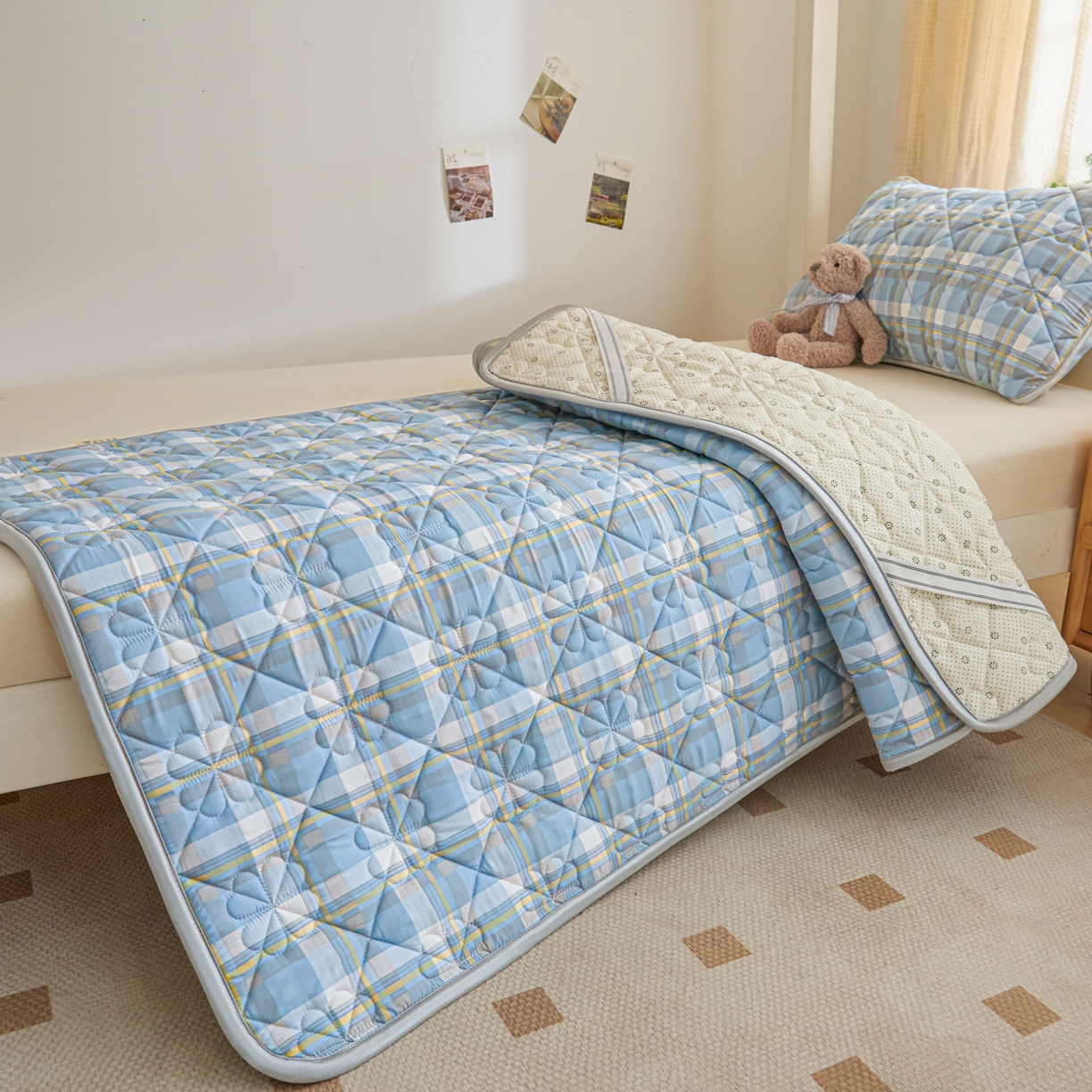 91家纺网 家纺一手货源 找家纺 芬晴家纺 2025新款A类大豆格子床垫-学生床 简夕兰