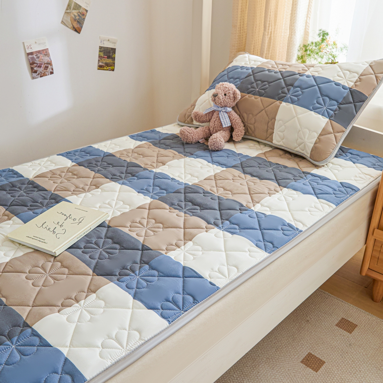 91家纺网 家纺一手货源 找家纺 芬晴家纺 2025新款A类大豆格子床垫-学生床 蓝大格