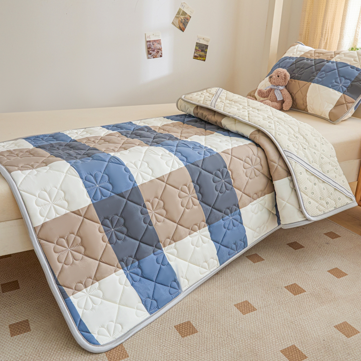 91家纺网 家纺一手货源 找家纺 芬晴家纺 2025新款A类大豆格子床垫-学生床 蓝大格