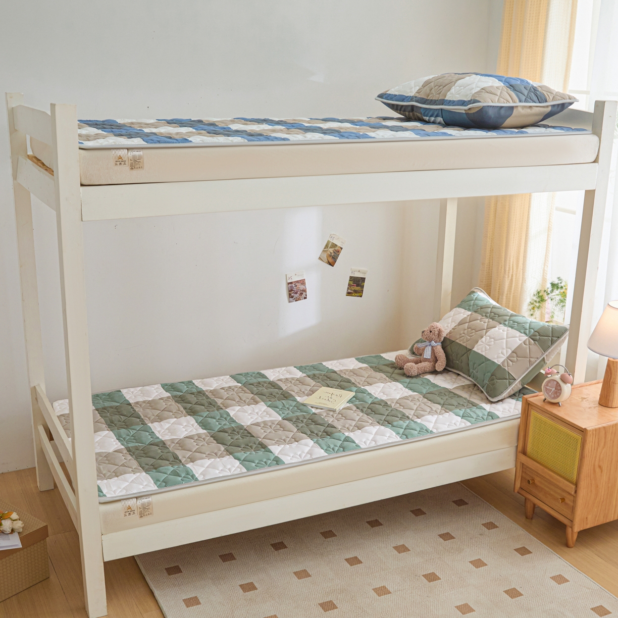 91家纺网 家纺一手货源 找家纺 芬晴家纺 2025新款A类大豆格子床垫-学生床 绿大格
