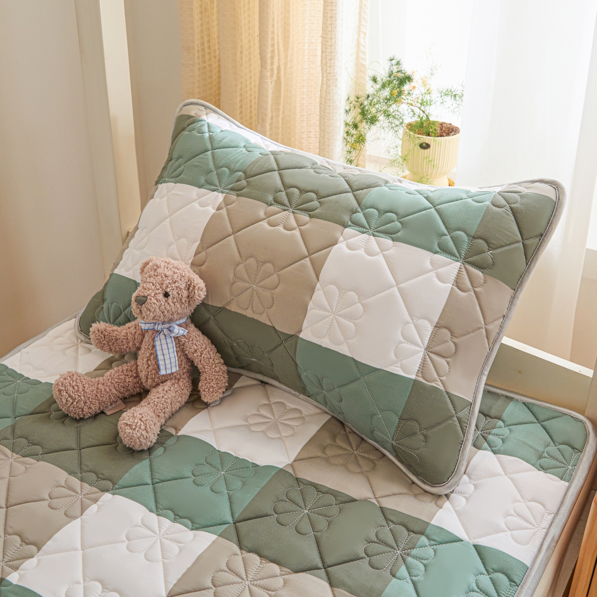 91家纺网 家纺一手货源 找家纺 芬晴家纺 2025新款A类大豆格子床垫-学生床 绿大格