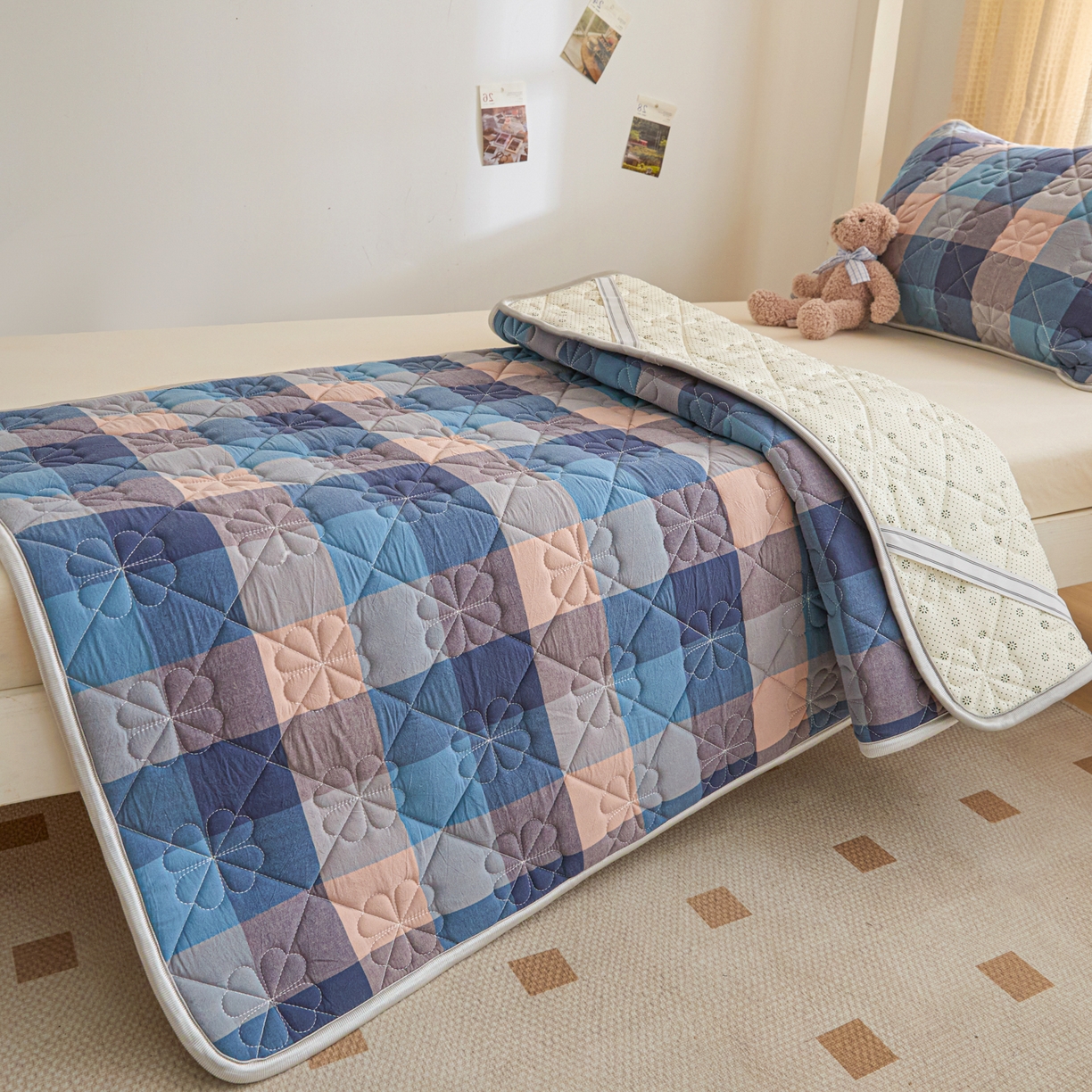 91家纺网 家纺一手货源 找家纺 芬晴家纺 2025新款A类大豆格子床垫-学生床 英伦