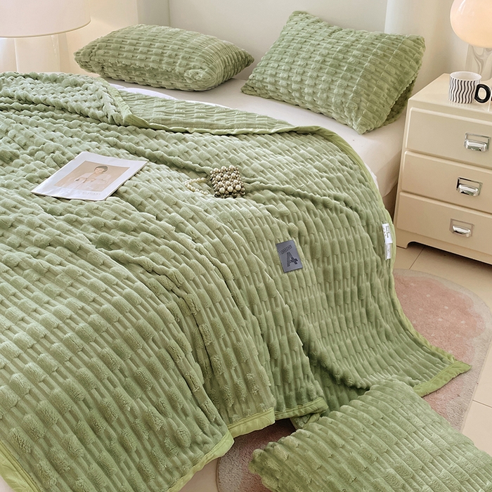 91家纺网 家纺一手货源 找家纺 楼兰公主 2025新款竹节绒毛毯 抹茶绿