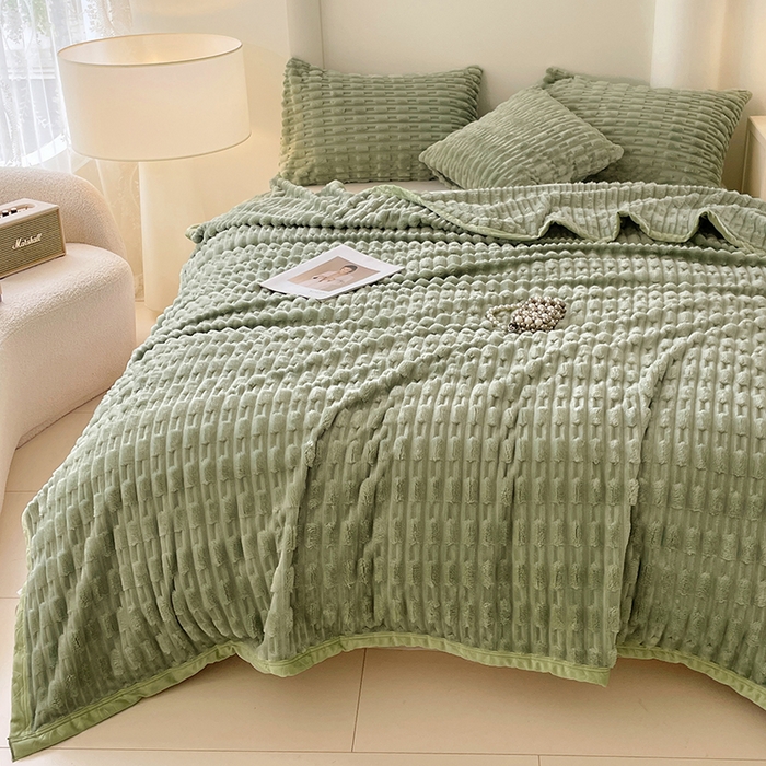 91家纺网 家纺一手货源 找家纺 楼兰公主 2025新款竹节绒毛毯 抹茶绿